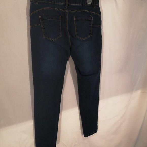 Suko Jeans Ladies Pull On Dark Wash Skinny Leg Blue Jeans - Picture 2 of 6